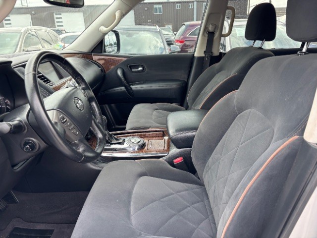 Nissan Armada Vehicle Full-screen Gallery Image 11
