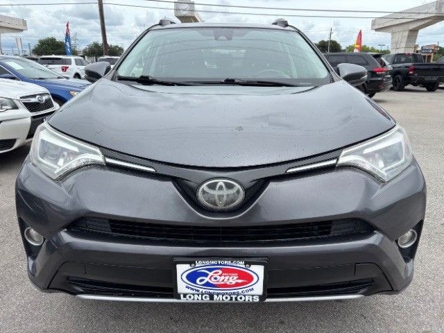 Toyota RAV4 Vehicle Full-screen Gallery Image 02