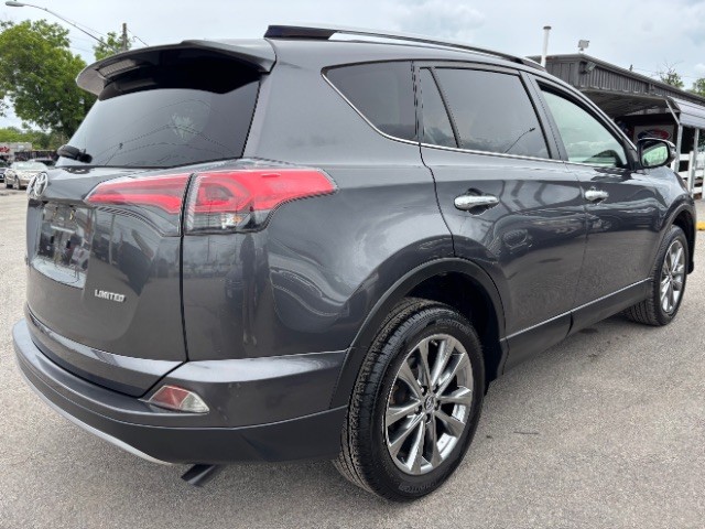 Toyota RAV4 Vehicle Full-screen Gallery Image 05