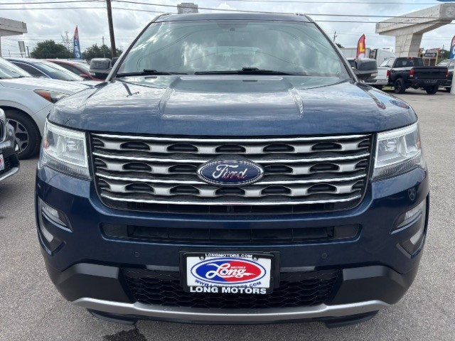 Ford Explorer Vehicle Full-screen Gallery Image 02