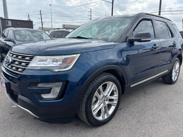 Ford Explorer Vehicle Full-screen Gallery Image 03