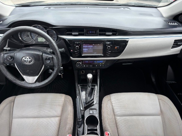 Toyota Corolla Vehicle Full-screen Gallery Image 06