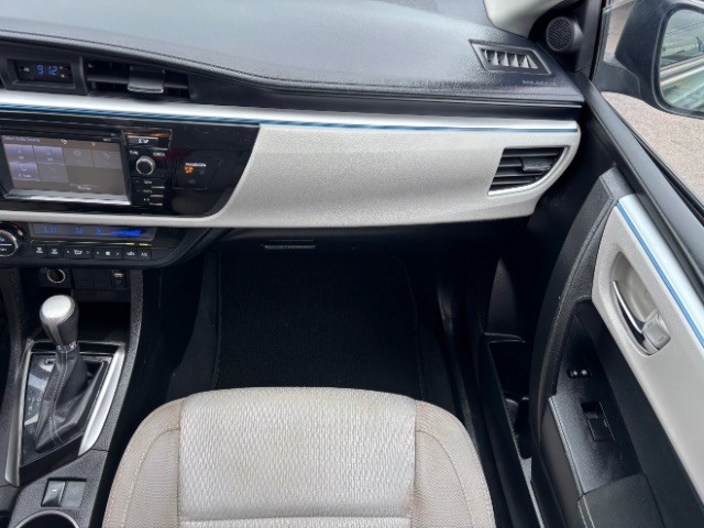 Toyota Corolla Vehicle Full-screen Gallery Image 08