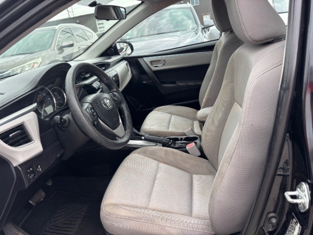 Toyota Corolla Vehicle Full-screen Gallery Image 09