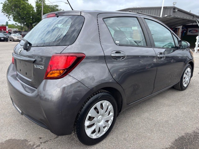 Toyota Yaris Vehicle Full-screen Gallery Image 05