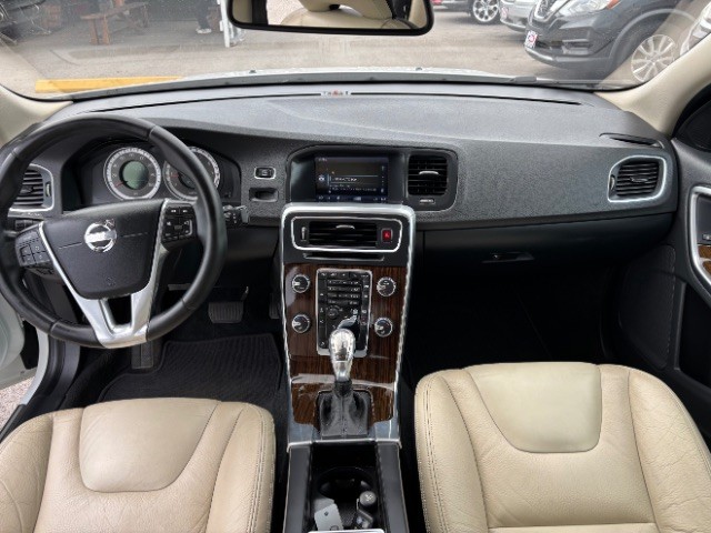 Volvo S60 Vehicle Full-screen Gallery Image 07