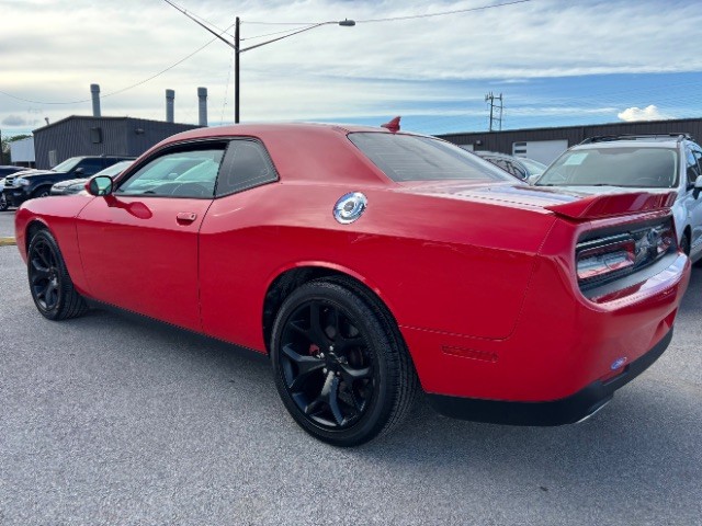 Dodge Challenger Vehicle Full-screen Gallery Image 04