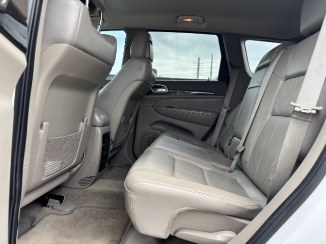 Jeep Grand Cherokee Vehicle Full-screen Gallery Image 18