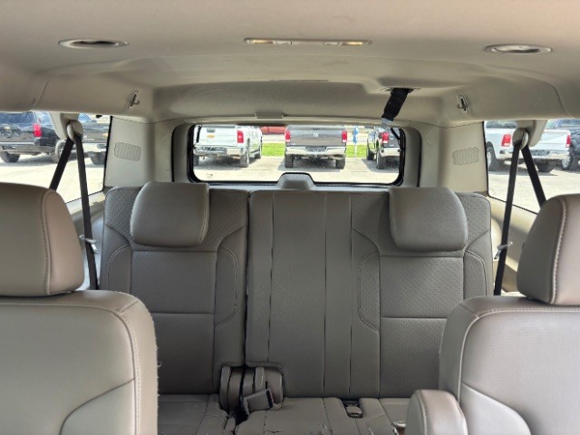 GMC Yukon XL Vehicle Full-screen Gallery Image 07