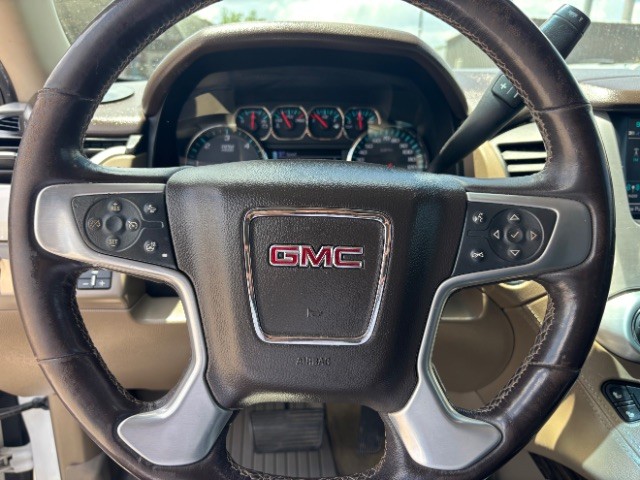 GMC Yukon XL Vehicle Full-screen Gallery Image 14