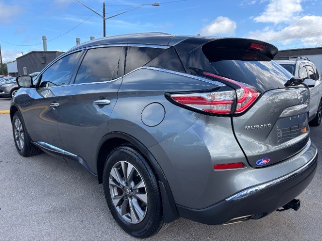 Nissan Murano Vehicle Full-screen Gallery Image 04