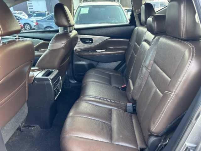 Nissan Murano Vehicle Full-screen Gallery Image 06