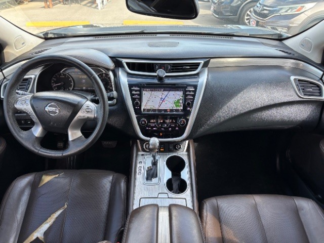Nissan Murano Vehicle Full-screen Gallery Image 07