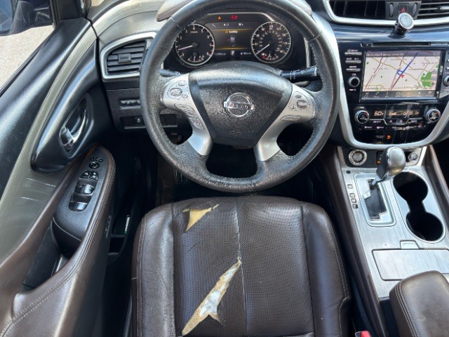 Nissan Murano Vehicle Full-screen Gallery Image 08
