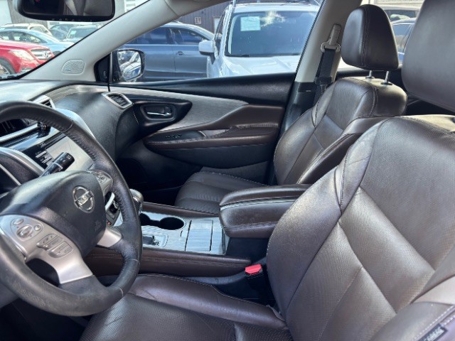 Nissan Murano Vehicle Full-screen Gallery Image 11