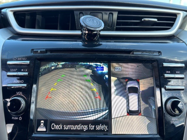 Nissan Murano Vehicle Full-screen Gallery Image 12