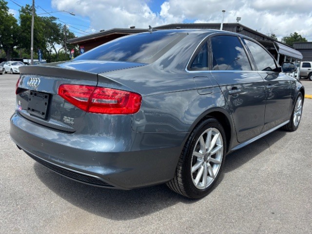 Audi A4 Vehicle Full-screen Gallery Image 05