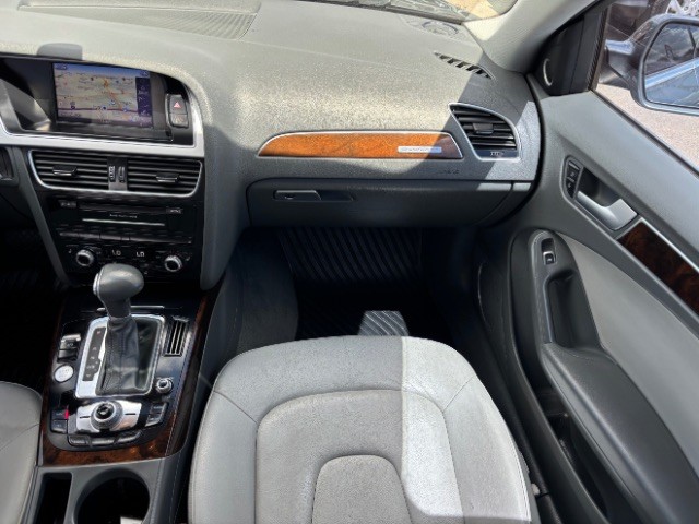 Audi A4 Vehicle Full-screen Gallery Image 07
