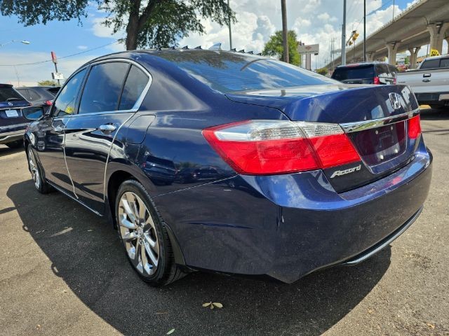 Honda Accord Sedan Vehicle Full-screen Gallery Image 05