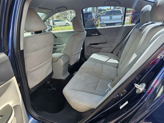 Honda Accord Sedan Vehicle Full-screen Gallery Image 08