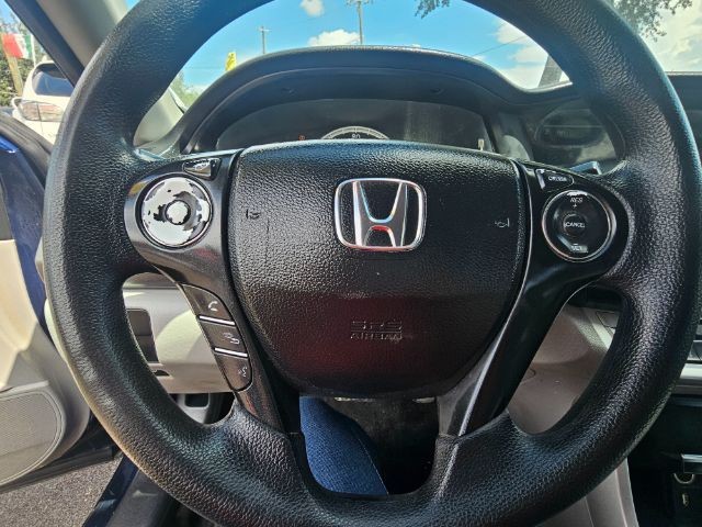 Honda Accord Sedan Vehicle Full-screen Gallery Image 09