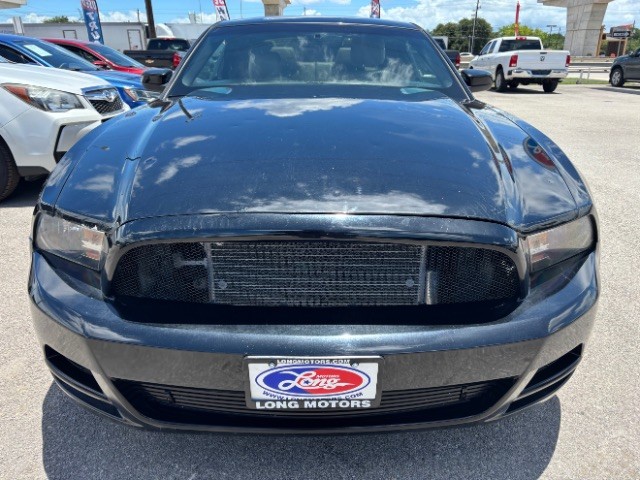 Ford Mustang Vehicle Full-screen Gallery Image 02