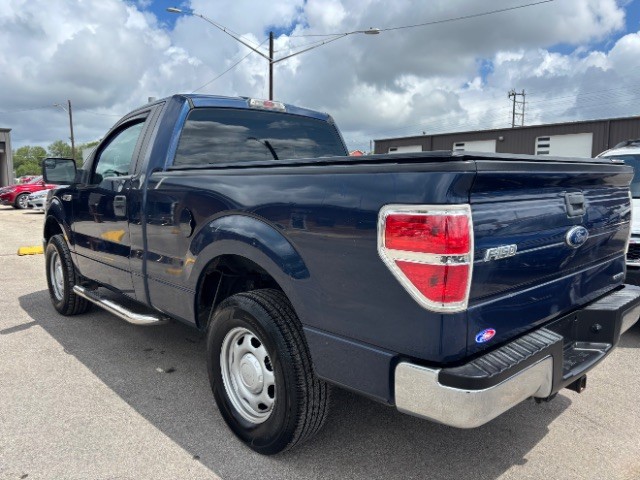 Ford F-150 Vehicle Full-screen Gallery Image 04