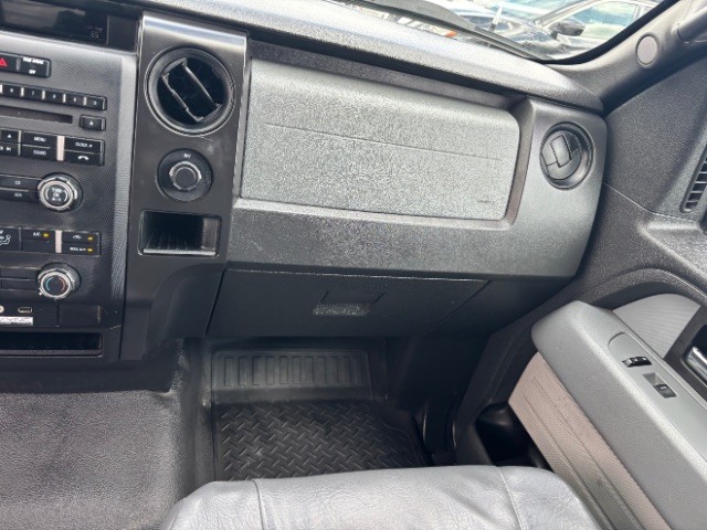 Ford F-150 Vehicle Full-screen Gallery Image 07