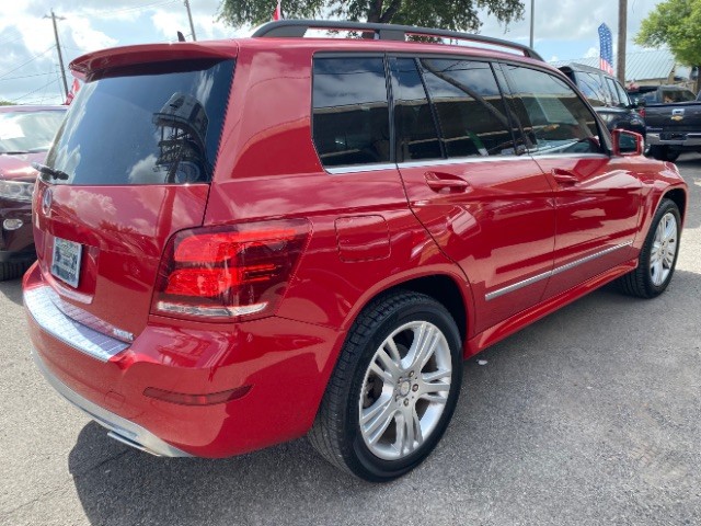 Mercedes-Benz GLK 350 Vehicle Full-screen Gallery Image 04
