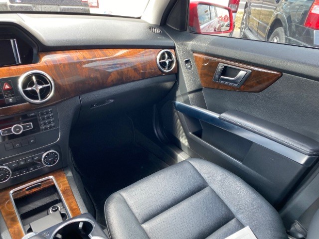 Mercedes-Benz GLK 350 Vehicle Full-screen Gallery Image 10