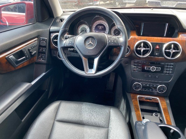 Mercedes-Benz GLK 350 Vehicle Full-screen Gallery Image 11