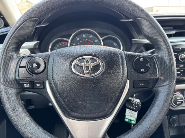 Toyota Corolla Vehicle Full-screen Gallery Image 12