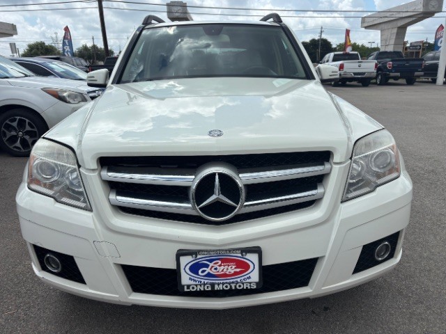Mercedes-Benz GLK-Class Vehicle Full-screen Gallery Image 02