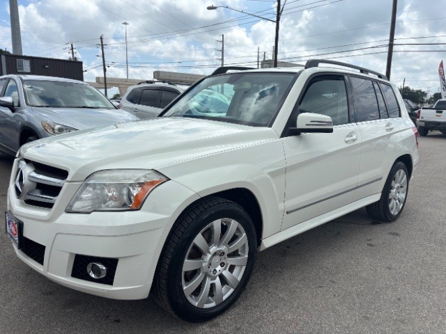 Mercedes-Benz GLK-Class Vehicle Full-screen Gallery Image 03