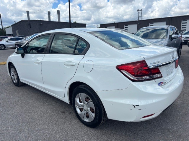 Honda Civic Sedan Vehicle Full-screen Gallery Image 04