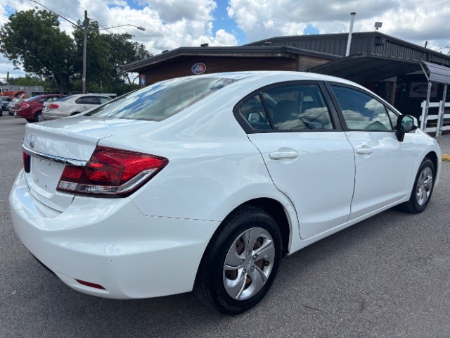 Honda Civic Sedan Vehicle Full-screen Gallery Image 05