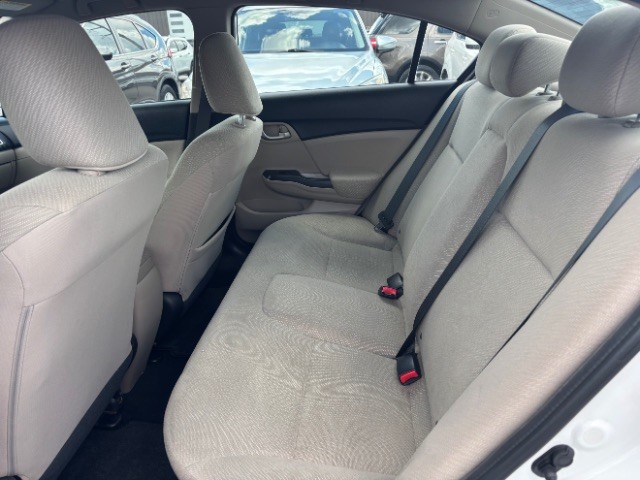 Honda Civic Sedan Vehicle Full-screen Gallery Image 06