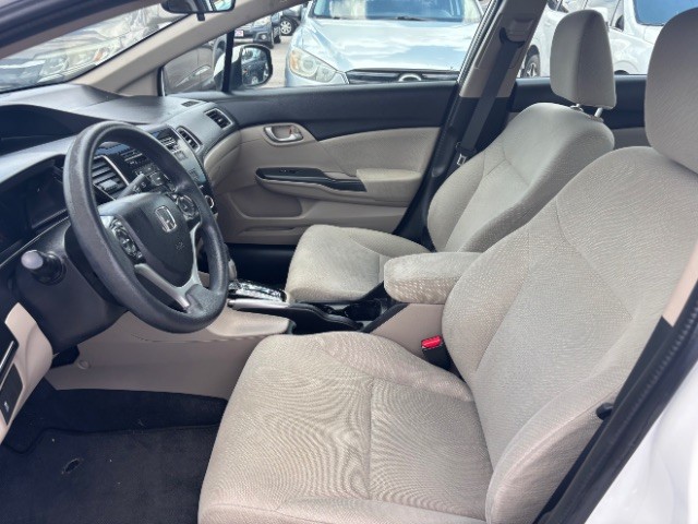 Honda Civic Sedan Vehicle Full-screen Gallery Image 09