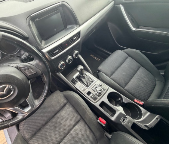 Mazda CX-5 Vehicle Full-screen Gallery Image 10
