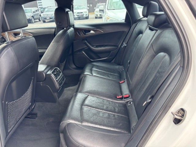 Audi A6 Vehicle Full-screen Gallery Image 06