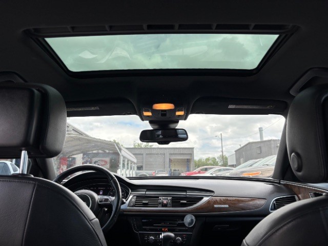 Audi A6 Vehicle Full-screen Gallery Image 10