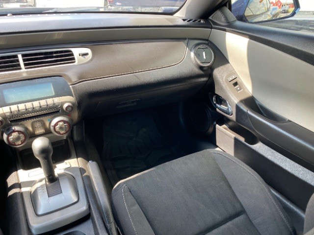 Chevrolet Camaro Vehicle Full-screen Gallery Image 10