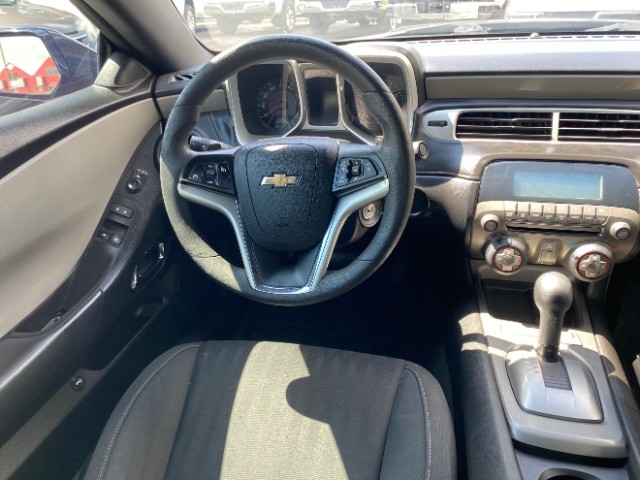 Chevrolet Camaro Vehicle Full-screen Gallery Image 11