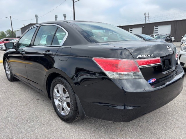Honda Accord Sedan Vehicle Full-screen Gallery Image 04