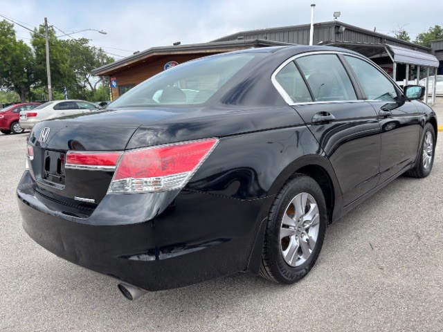 Honda Accord Sedan Vehicle Full-screen Gallery Image 05