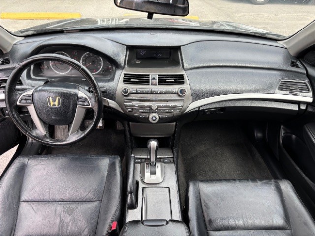 Honda Accord Sedan Vehicle Full-screen Gallery Image 07