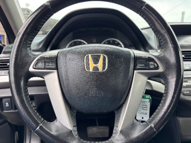 Honda Accord Sedan Vehicle Full-screen Gallery Image 11