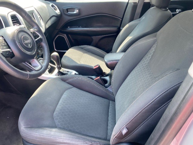 Jeep Compass Vehicle Full-screen Gallery Image 08