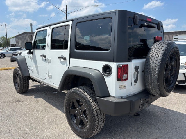 Jeep Wrangler Unlimited Vehicle Full-screen Gallery Image 04