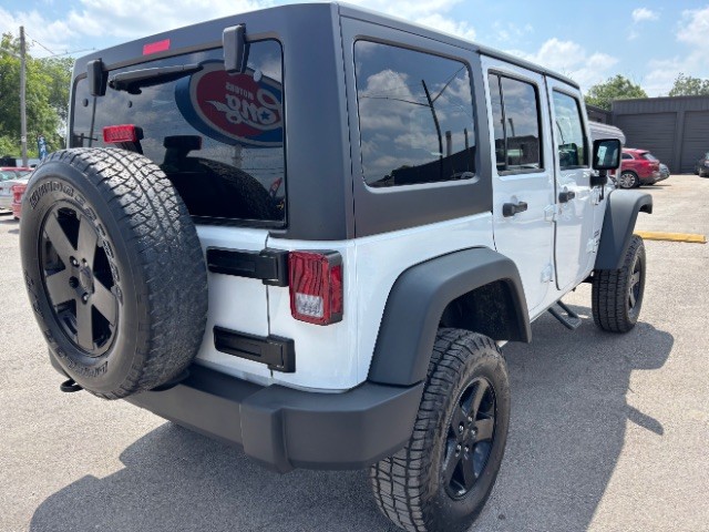 Jeep Wrangler Unlimited Vehicle Full-screen Gallery Image 05